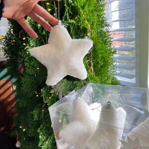 4pc Fluffy Star Ornaments